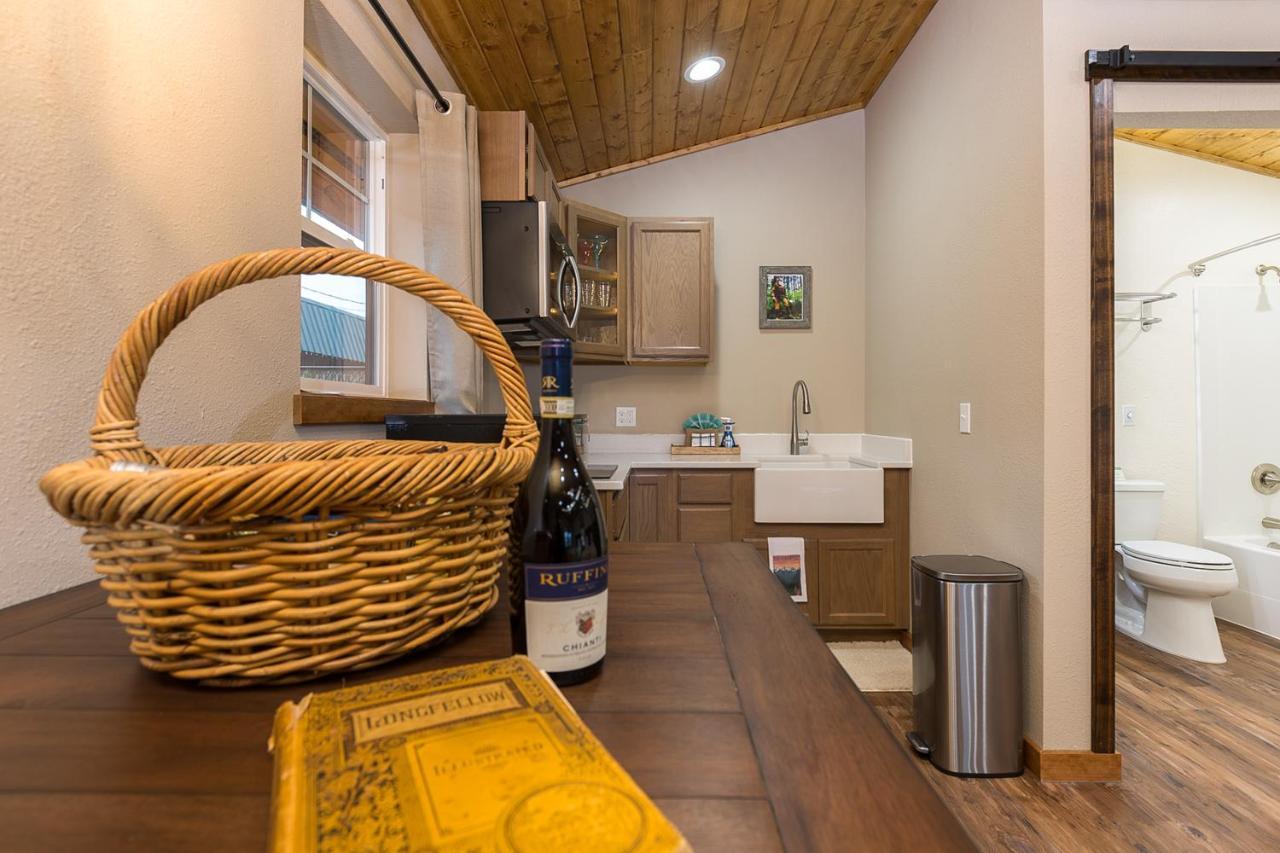 Woodland Lodge *